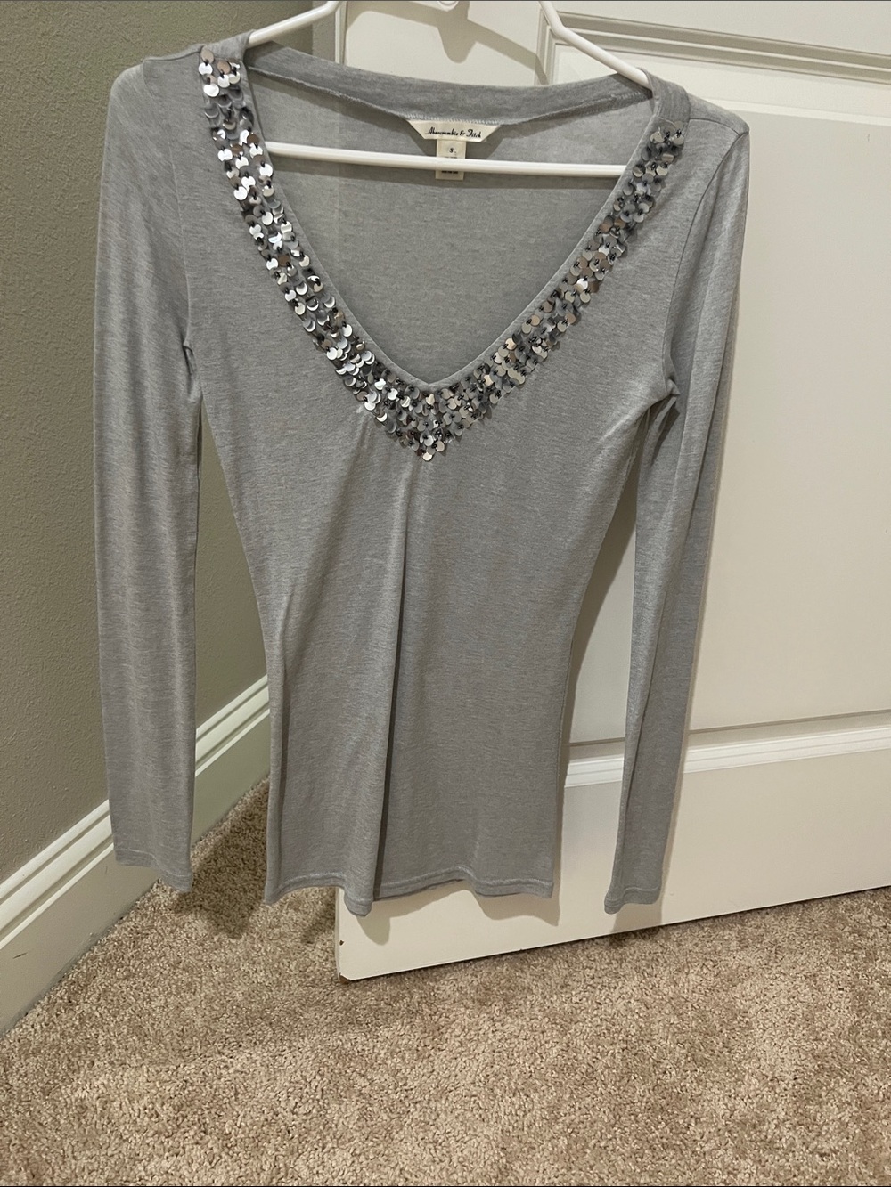 Abercrombie & Fitch Silver Gray V-Neck Long Sleeve Sequin Trim Top